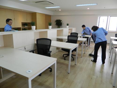 成都保洁服务之地板打蜡